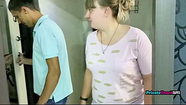 Сочная русская шлюха с огромными сиськами сосёт и ебётся