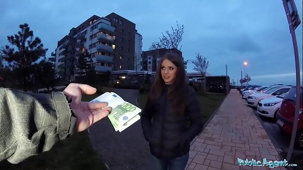 Грязный трах застенчивой русской шлюшки на камеру