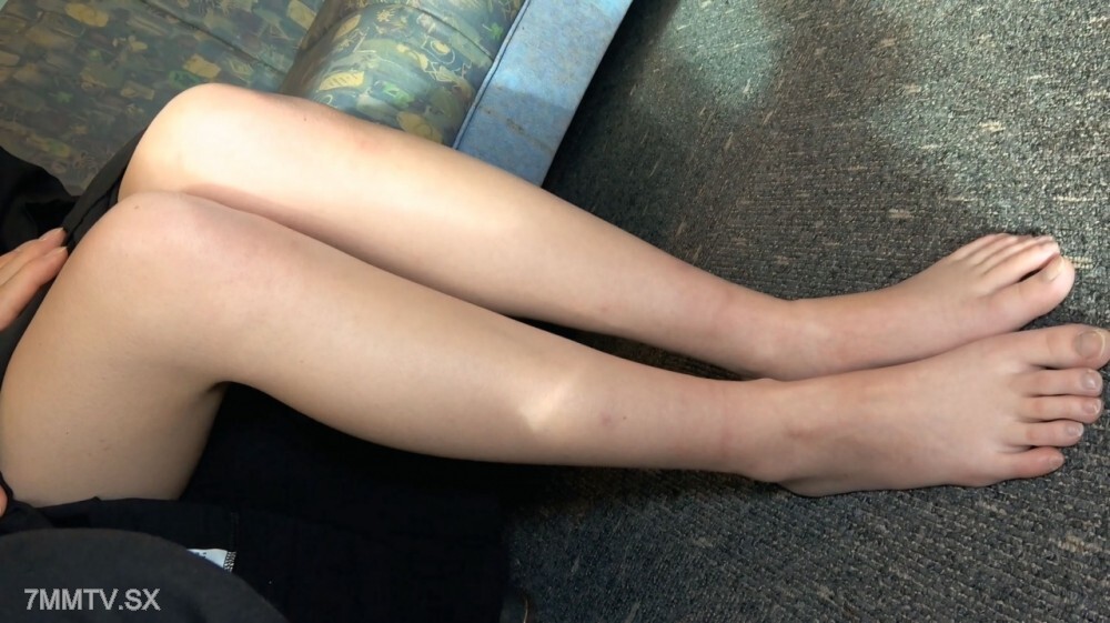 Jovem Japonesa com Seios Pequenos e Corpo Perfeito