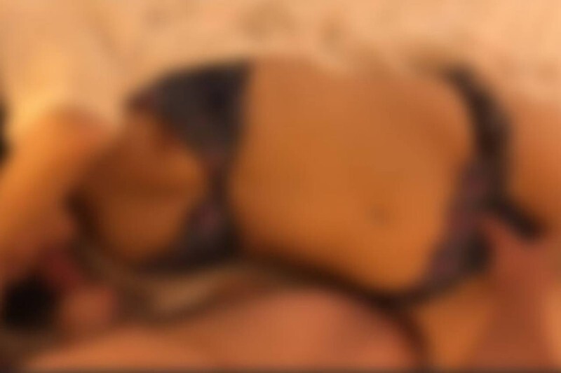 Um Encontro Proibido: Esposa Infiel em POV com Creampie