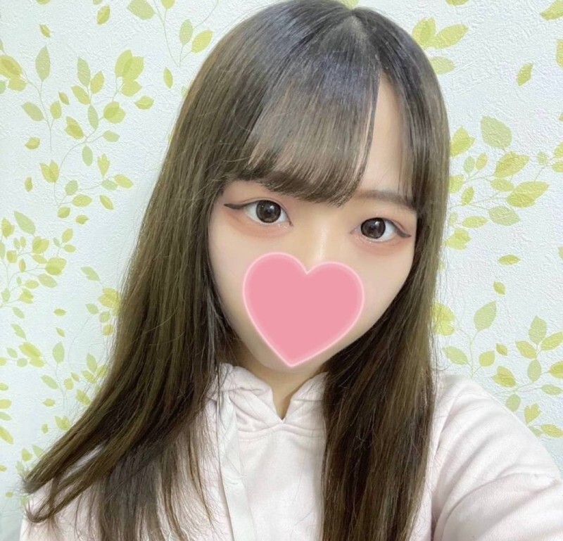 Ena-chan: Uma Jovem de 19 Anos e Seu Castigo