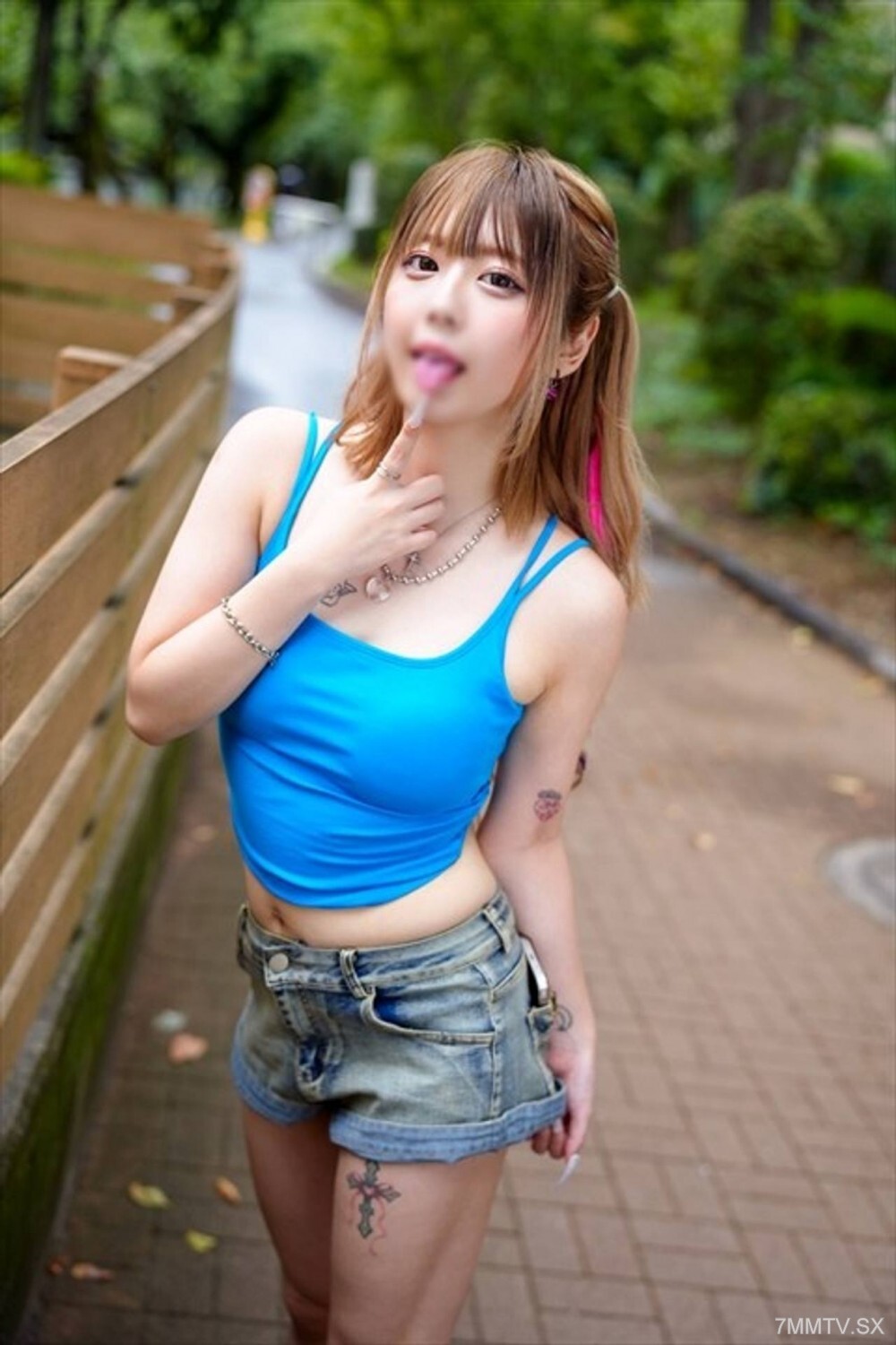 FC2PPV4658493 Bizarre Gal Meat Shop: Exclusive New Chan Mad Women Experience